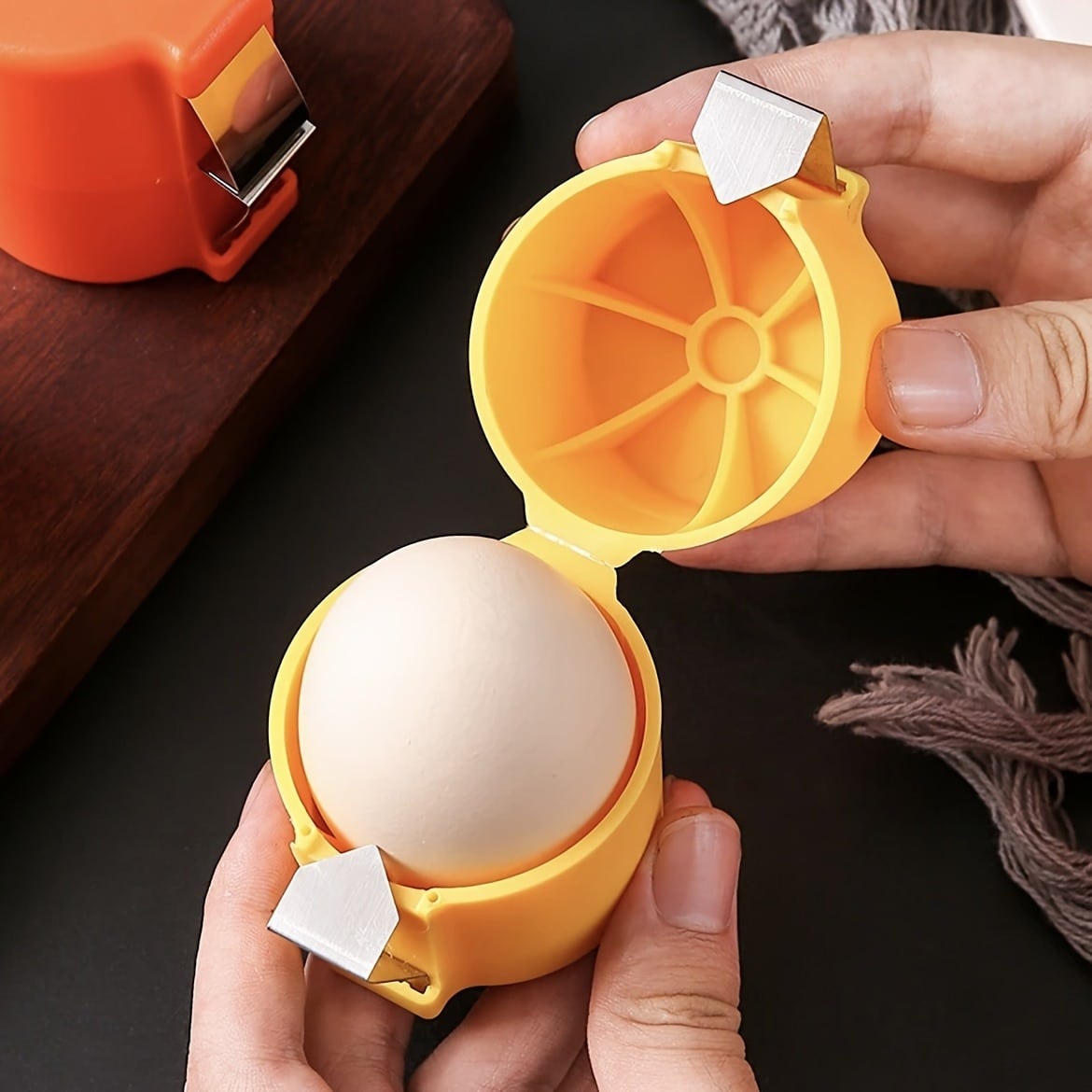 Egg Shell Opener Cutter ? Portable Stainless Steel Egg Topper Tool for Boiled Eggs (Random Color)
