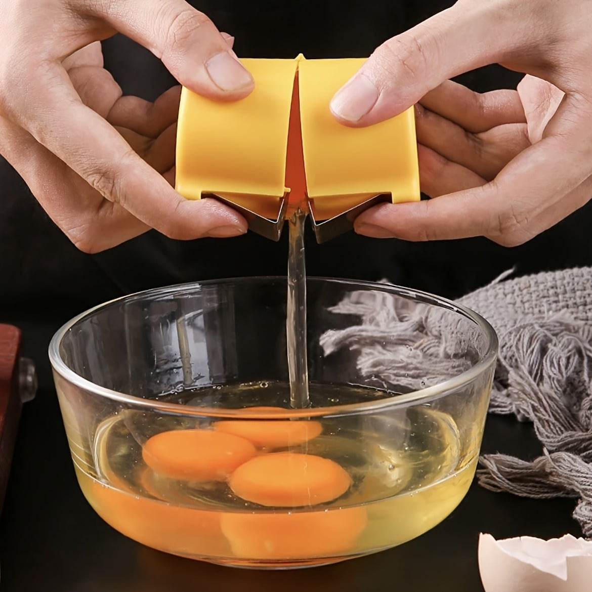 Egg Shell Opener Cutter ? Portable Stainless Steel Egg Topper Tool for Boiled Eggs (Random Color)